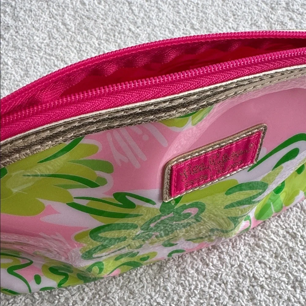Lilly Pulitzer (Estes Lauder) floral shiny plastic zipper close makeup bag. New.